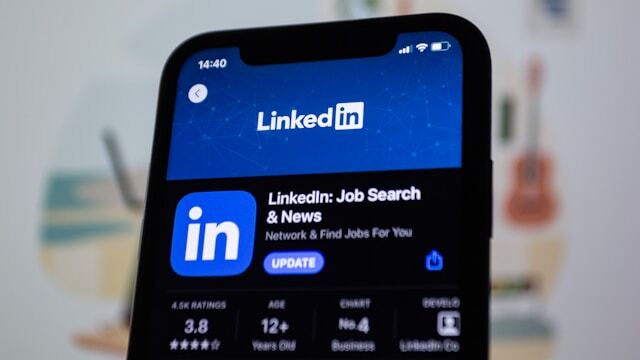 How Often Should You Post on LinkedIn for AI
