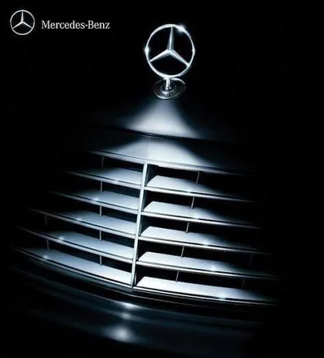 Mercedes Benz creative but minimalistic Christmas tree 
