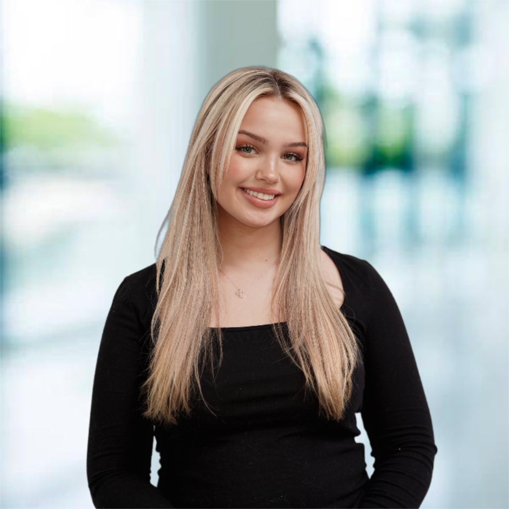 chloe-newell
